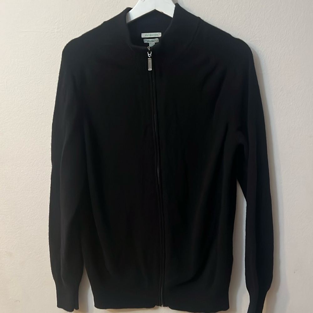 Benetton black classic sweater size L pit to pit 21” 💯 merino wool Italian yarn